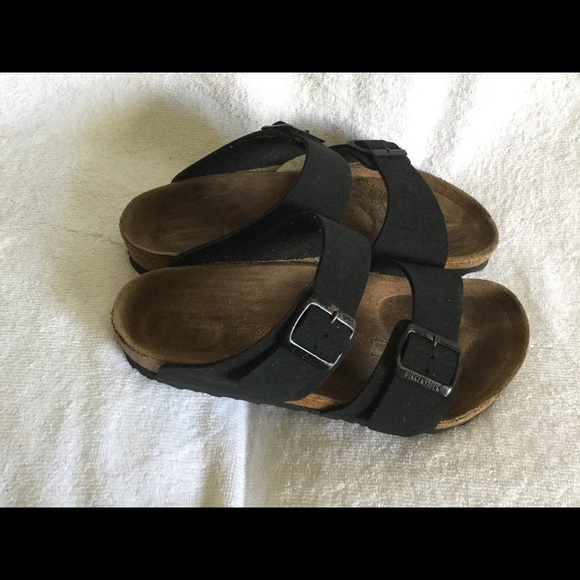 Birkenstock Shoes - Birkenstock women’s Arizona black leather size 39